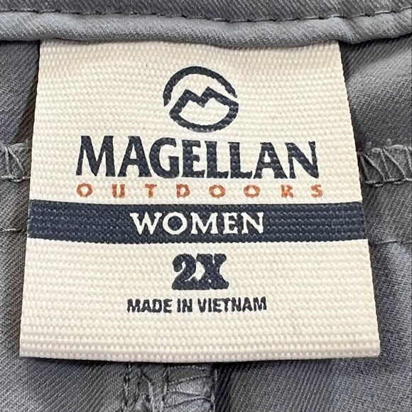 Magellan Outdoors 2X Tan Stretch Women's Shorts - Picture 6 of 7